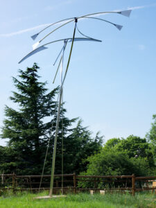 Artiste : MARCEL VAN THIENEN
19 - TRIVALENCE, œuvre monumentale en inox, cour du Collège Pergaud