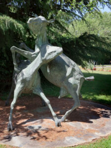 Artiste : Gérard RAMON
14 - LE COMBAT DE CHEVRES, sculpture, place Jean Moulin
